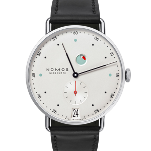 Nomos Glashütte Metro Datum Gangreserve 1101 bei Juwelier Triebel in Bamberg